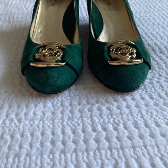 Taryn Rose Wedge Heel Kelly Green Suede Gold 6.5 Christmas Holiday Party Glam - Picture 5 of 12